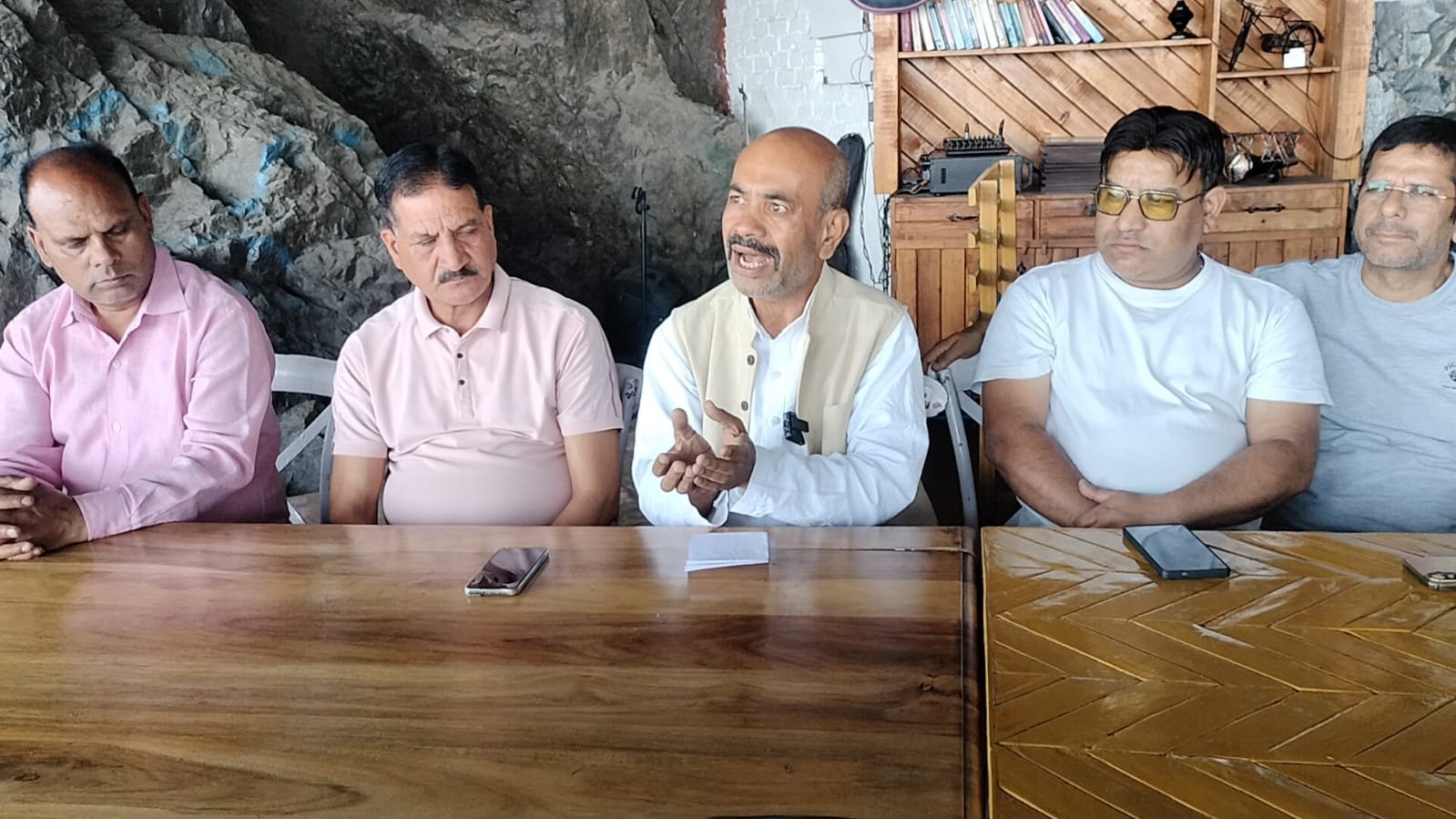 मसूरी कंक्रीट के जंगल में हो रही तब्दील, नियोजित विकास पर उठे सवाल