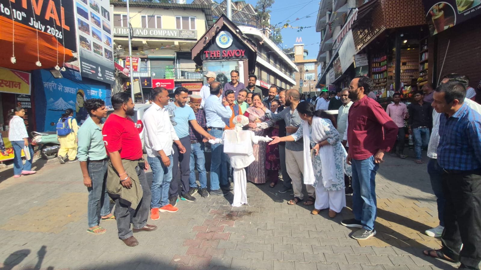 राहुल गांधी की टिप्पणी पर मसूरी में भाजपा का प्रदर्शन, फूंका पुतला